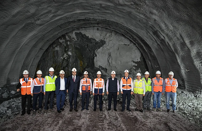 35 dakikalık yol 5 dakikaya inecek! Bakan Uraloğlu, Sarıyer-Kilyos Tüneli için tarih verdi