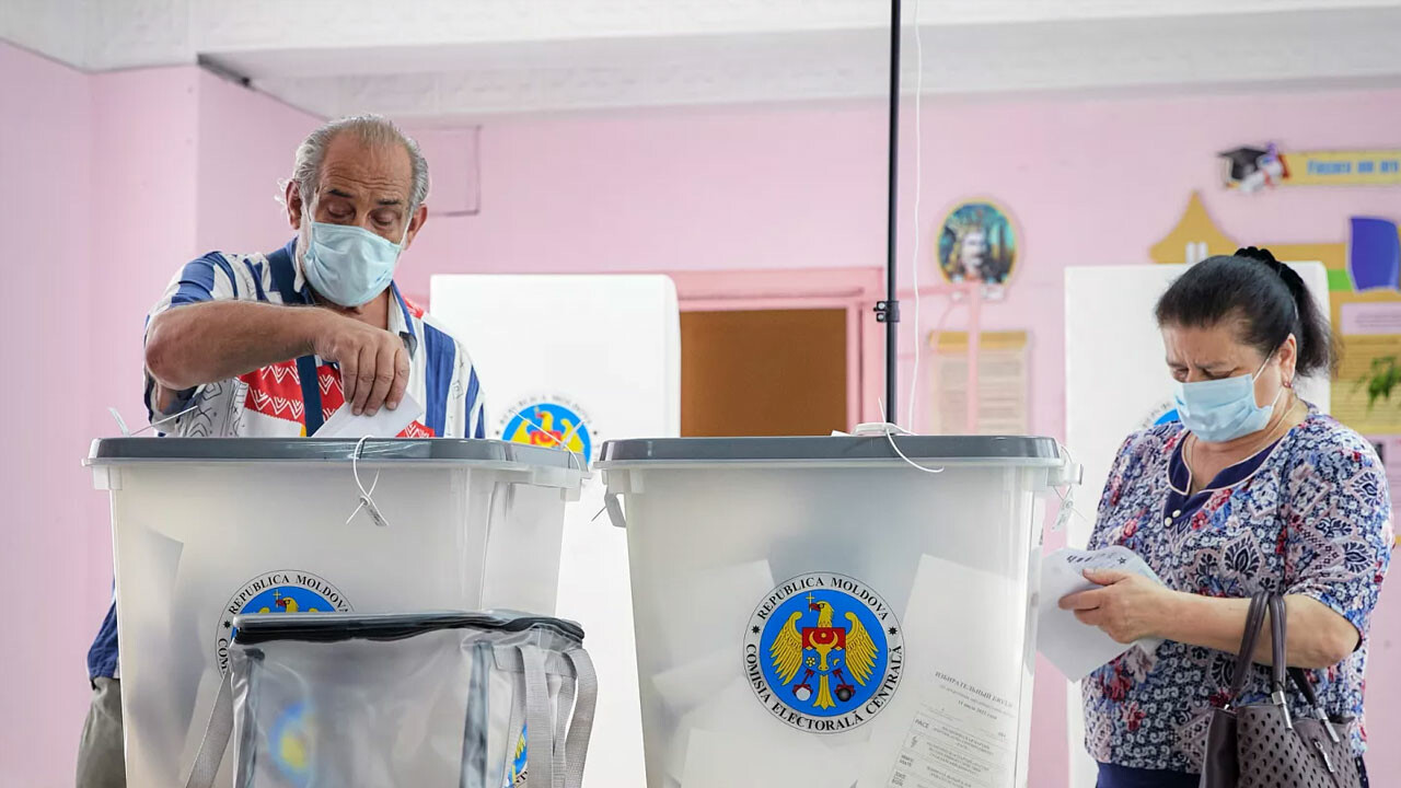 Moldova&#039;da halk sandığa gidiyor: Rusya oyları satın alıyor