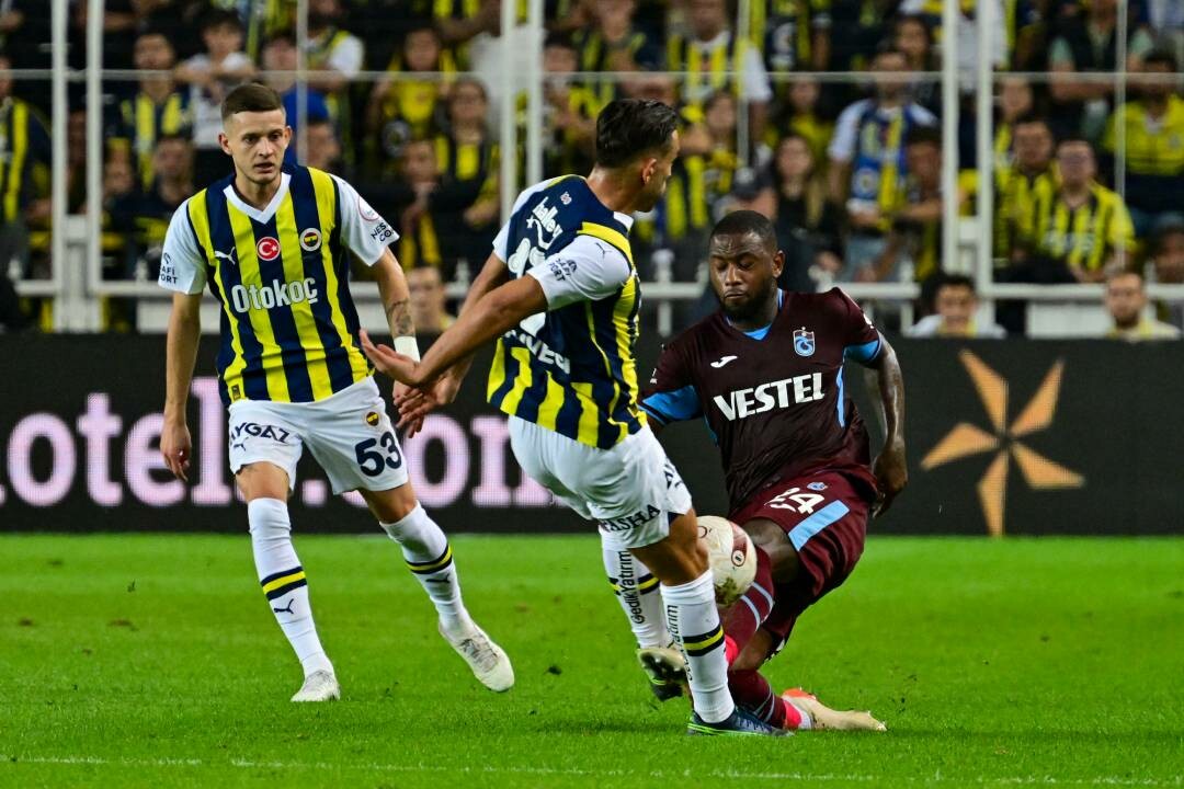 Fenerbahçe - Trabzonspor maçının tartışmalı pozisyonlarını beIN Trio ekibi değerlendirdi