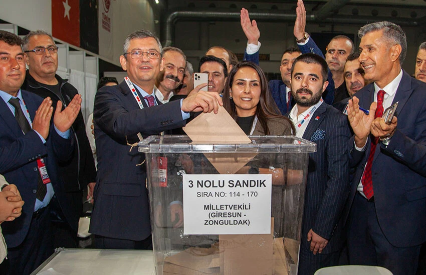 Son dakika! Sandıktan 'değişim' çıktı: CHP'de genel başkanlık seçimini Özgür Özel kazandı