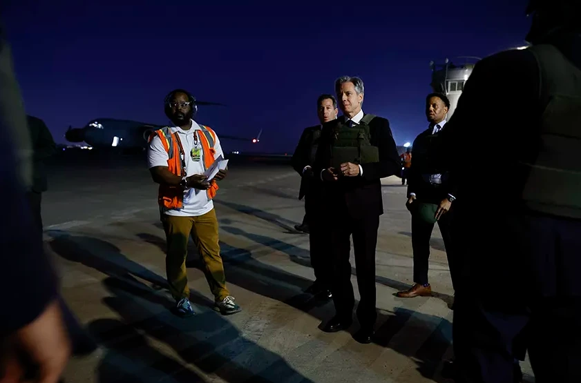 Hizbullah'ın savaş ilanı sonrası Blinken, Bağdat'a çelik yelekle girdi