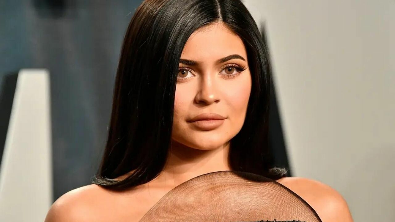 Kylie Jenner servetine servet katıyor! Giyim markası 1 saatte tükendi