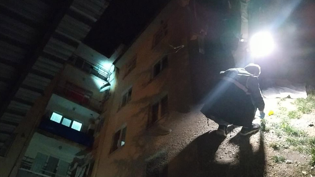 Bir garip olay! &quot;Evimde hırsız var&quot; diyerek polis çağıran kadın 5. kattan atladı