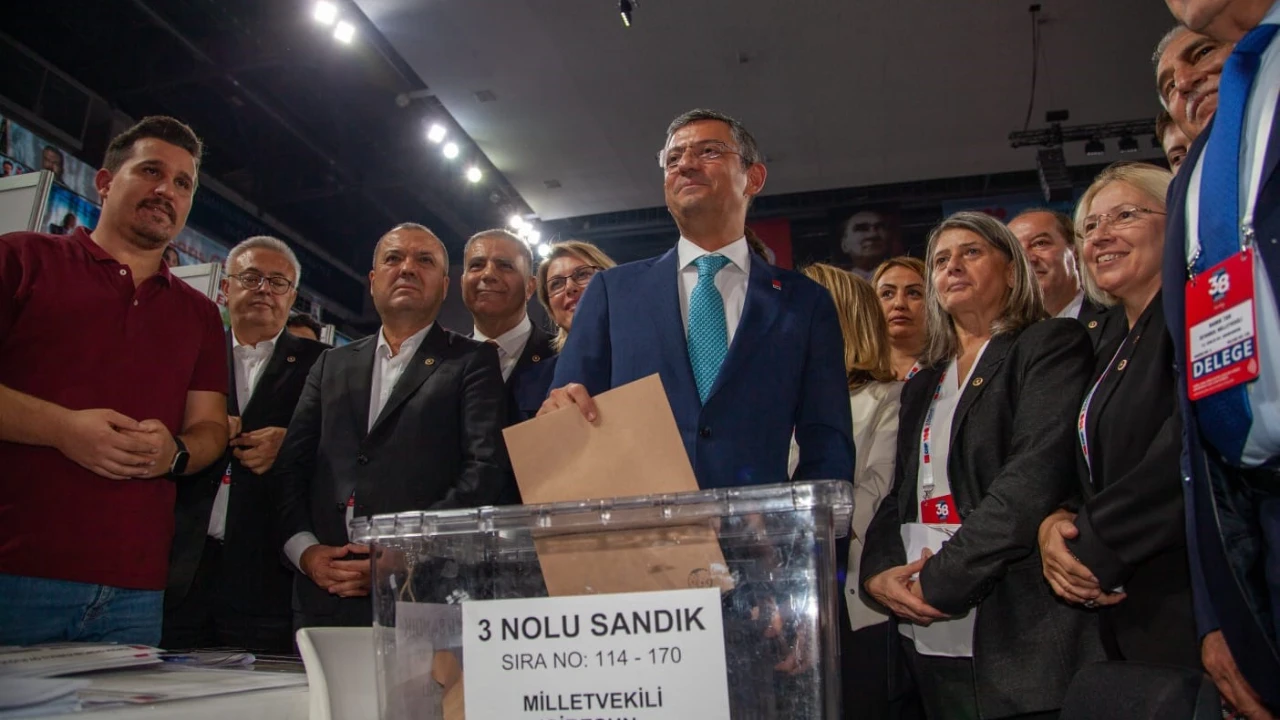 CHP lideri Özel'den Kılıçdaroğlu açıklaması: Telefonda görüştük