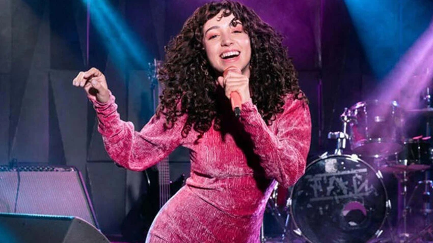 Bir gecede dudak uçuklatan rakamlar! Ünlü isimlerin yılbaşı tarifeleri belli oldu