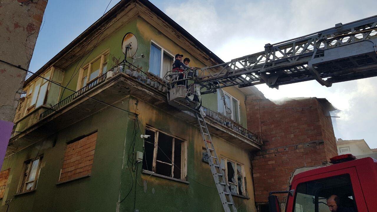 Çorum&#039;da itfaiye ekipleri faciayı engelledi