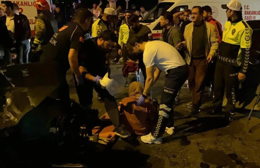 Kocaeli'de facia gibi kaza: Araçta sıkıştılar, 2 ölü 7 yaralı