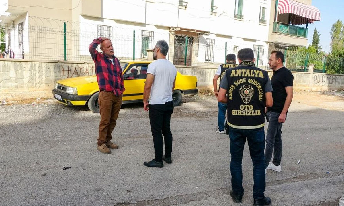 Çalınan arabasını buldu, hırsızın bıraktığı sürpriz kahkahaya boğdu