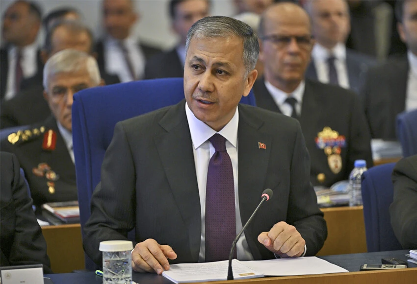 İçişleri Bakanı Yerlikaya son göçmen verilerini paylaştı.