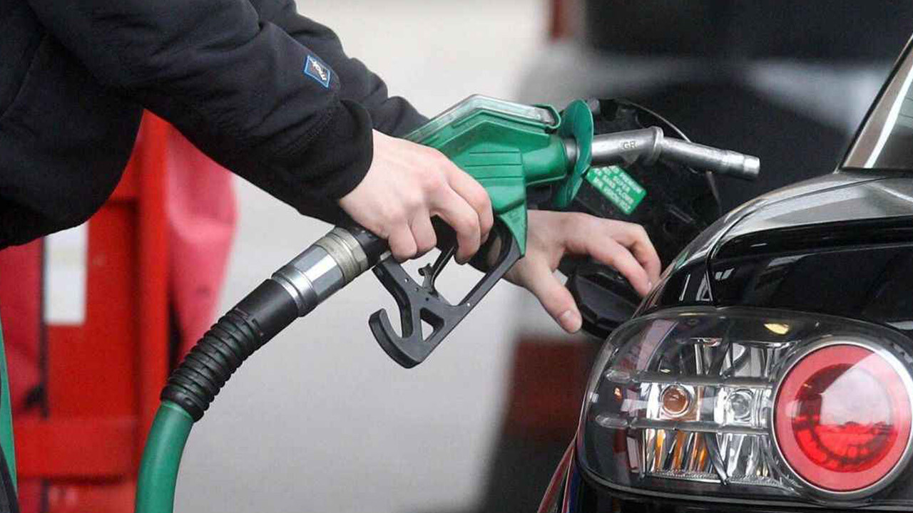 Petrol son 3 ayın en düşük seviyesinde indi, akaryakıta indirim gözüktü