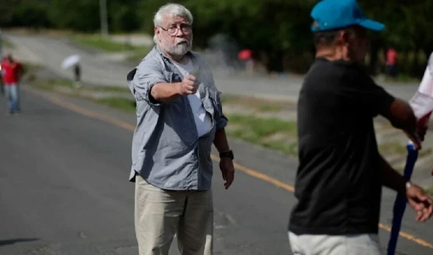 Eylemcilerin yolu kapatması gözünü döndürdü: 2 kişiyi öldürdü