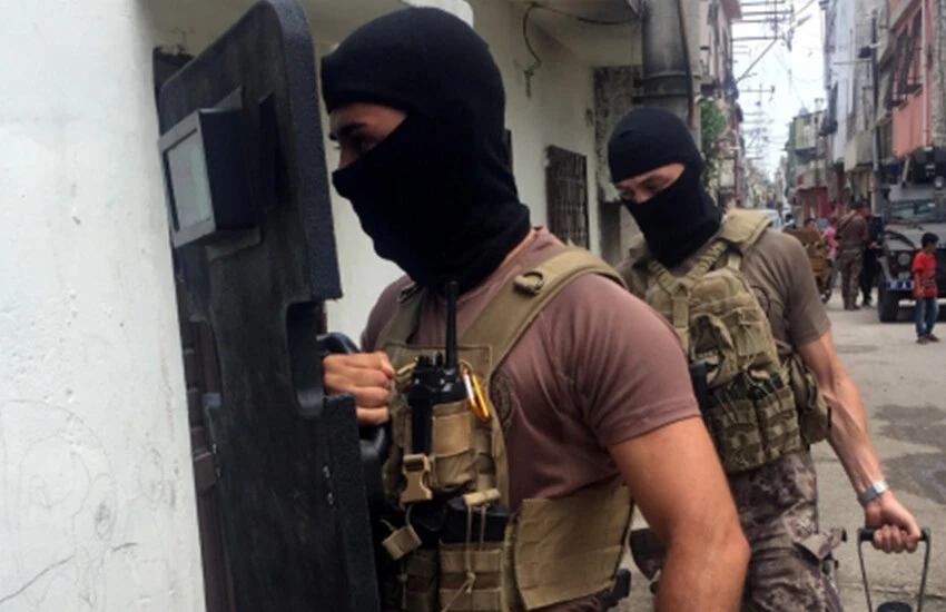 İstanbul planları suya düştü! Sözde Suriye sorumlusu ile irtibatta olan PKK'lılar yakalandı