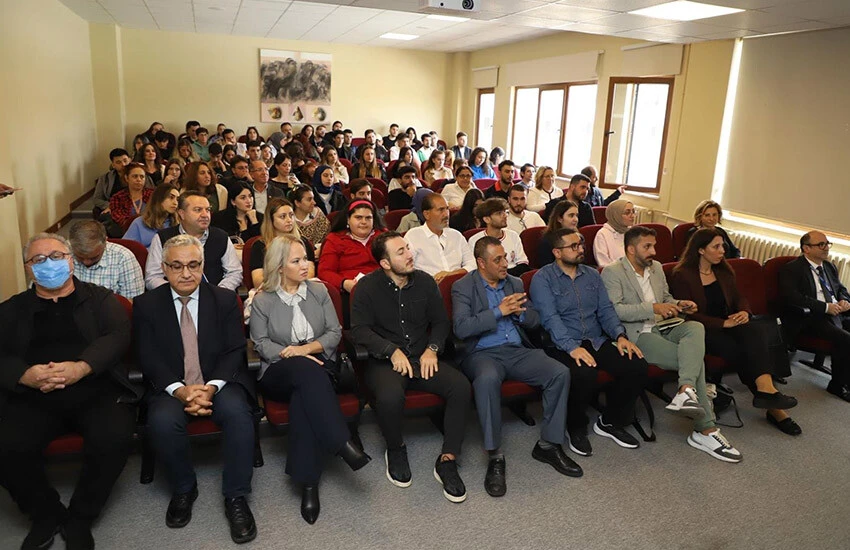 Arel Üniversitesi'nde Gazetecilik ve Medya Çalıştayı düzenlendi.
