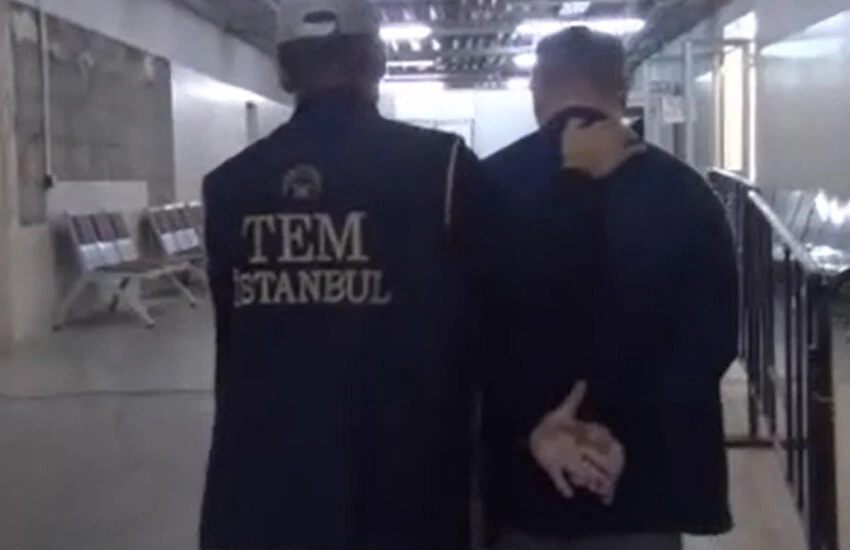 FETÖ'cü isim yakayı ele verdi.