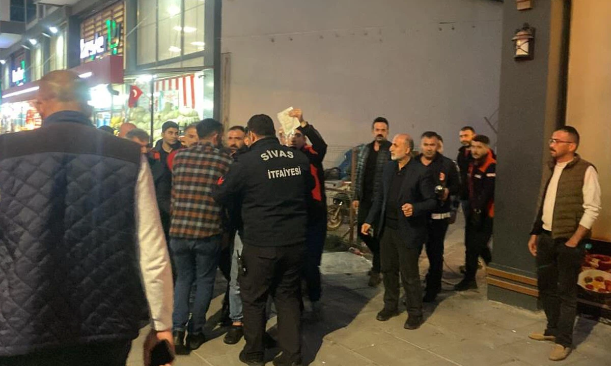 Kolunu kaptırdığı makineyle hastaneye böyle götürüldü