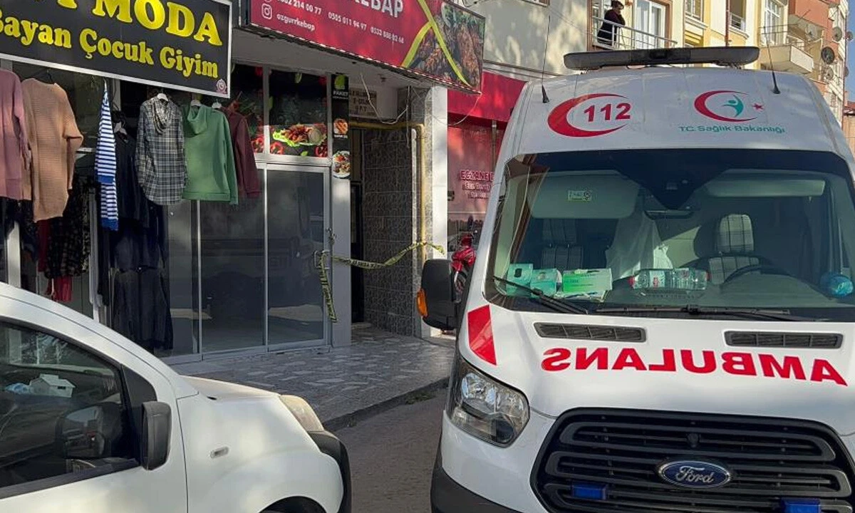 Eve girince korkunç manzarayla karşılaştılar: Genç adam boğazı kesik halde bulundu