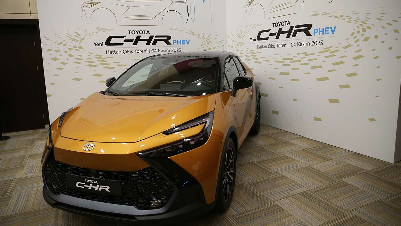 Sakarya’da üretildi: Yeni Toyota C-HR Hybrid satışa çıktı, işte Türkiye fiyatı