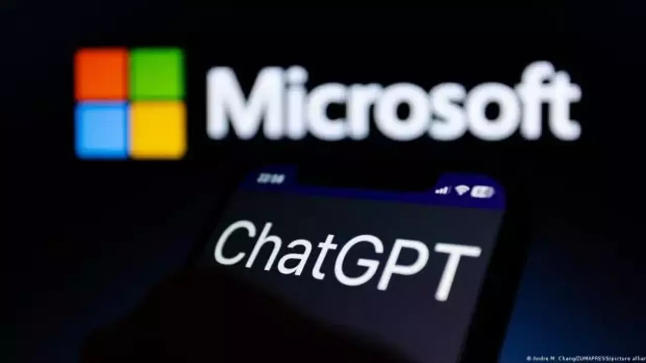 Microsoft, milyar dolarlarını döktüğü ChatGPT&#039;yi geçici süreyle kısıtladı