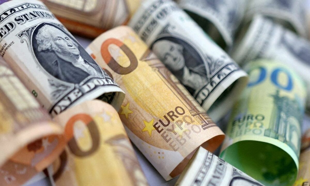 Dolarda rekor serisi sürüyor! Euro tarihinde ilk kez 31 TL&#039;yi test etti