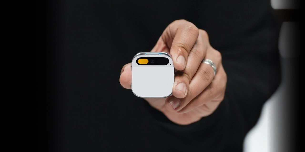 Telefonları tarihe gömecek ‘Humane Al Pin’ tanıtıldı: İşte özellikleri ve fiyatı