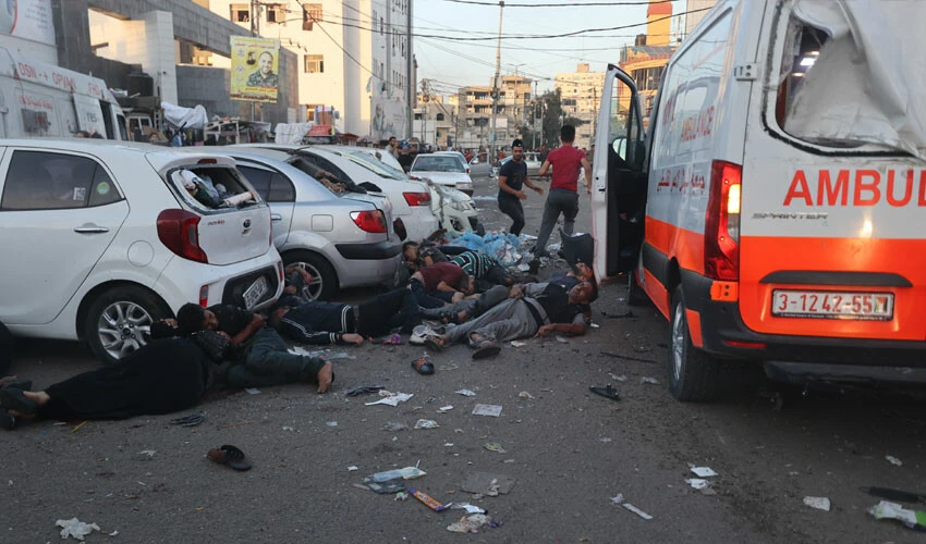 Gazze'nin güneyine giderken öldürüleceklerini bilen Filistinliler Şifa Hastanesi'nde