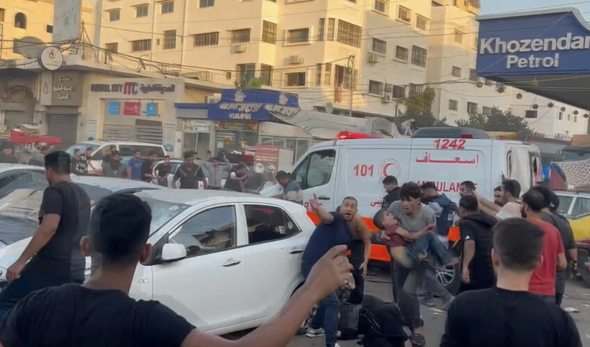 Gazze'nin güneyine giderken öldürüleceklerini bilen Filistinliler Şifa Hastanesi'nde