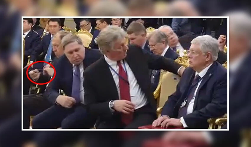 Kazakistan Cumhurbaşkanı Tokayev geleneği bozdu: Rus heyet şaşkına döndü