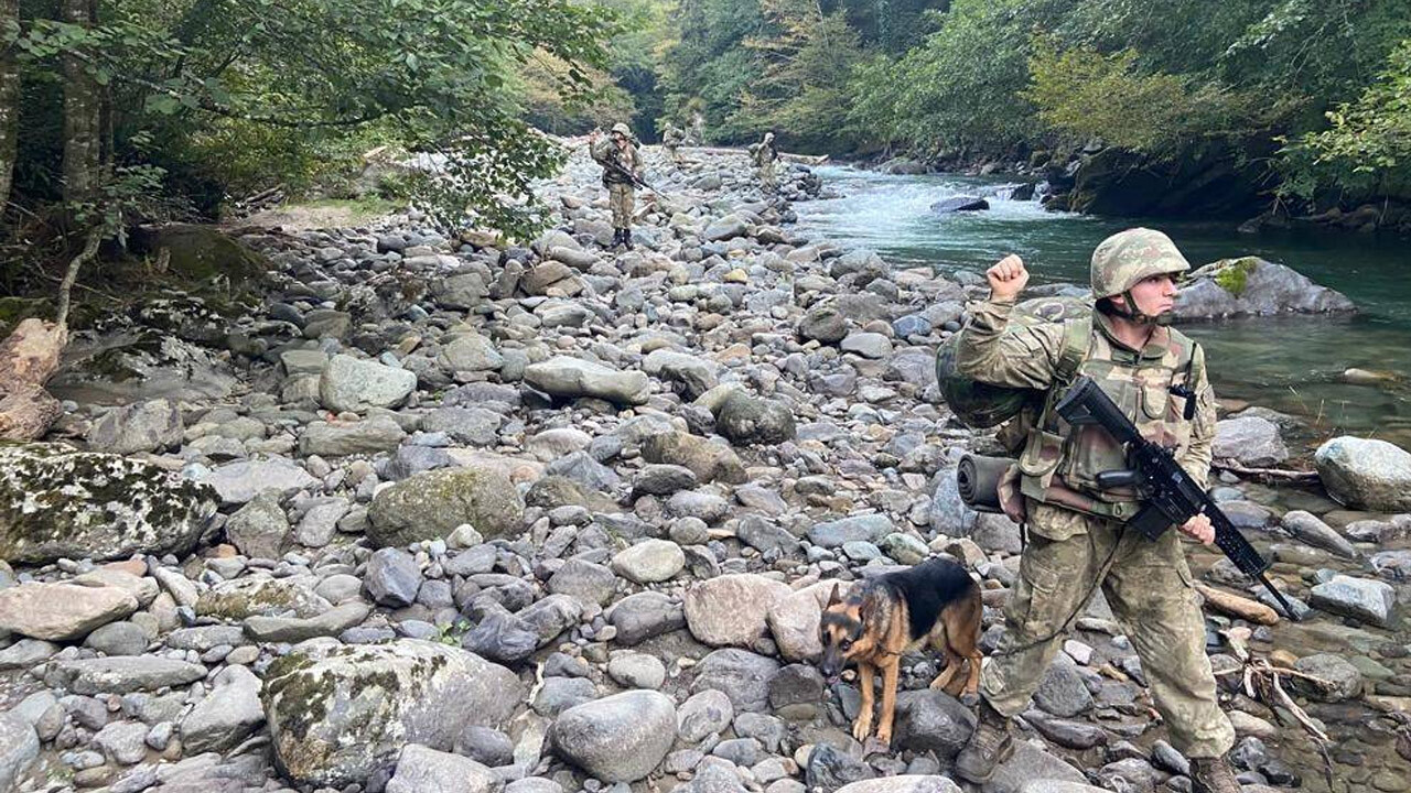 Son dakika! Mehmetçik sınırda göz açtırmıyor: Yasa dışı geçiş yapmaya çalışan 6 şüpheli yakalandı