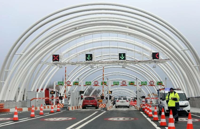 Avrasya Tüneli'nde geçiş rekoru kırıldı, Bakan Uraloğlu rakamlarla açıkladı