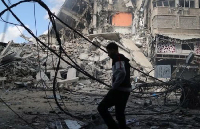 Filistinli babadan acı sözler: Her gün oğlumu gömmek için çukur kazmaya çalışıyorum