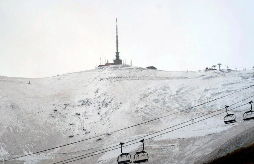 Palandöken kara büründü.