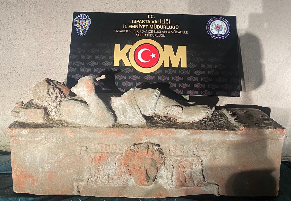 Burdur'da tarihi eser operasyonu! Roma lahiti ele geçirildi