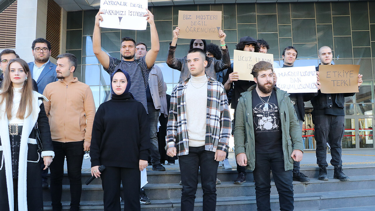 Edirne&#039;de üniversite öğrencilerinden ulaşım zamlarına protesto: İndirim talep ediyoruz