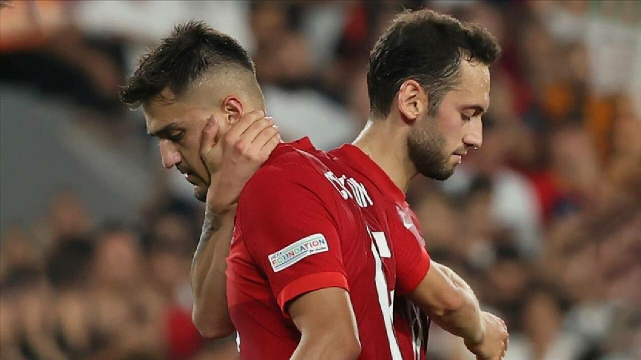 A Milli Takım&#039;da Cengiz Ünder ve Hakan Çalhanoğlu kadrodan çıkarıldı