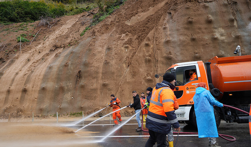 Yol temizlendi, İstanbul istikameti trafiğe açıldı