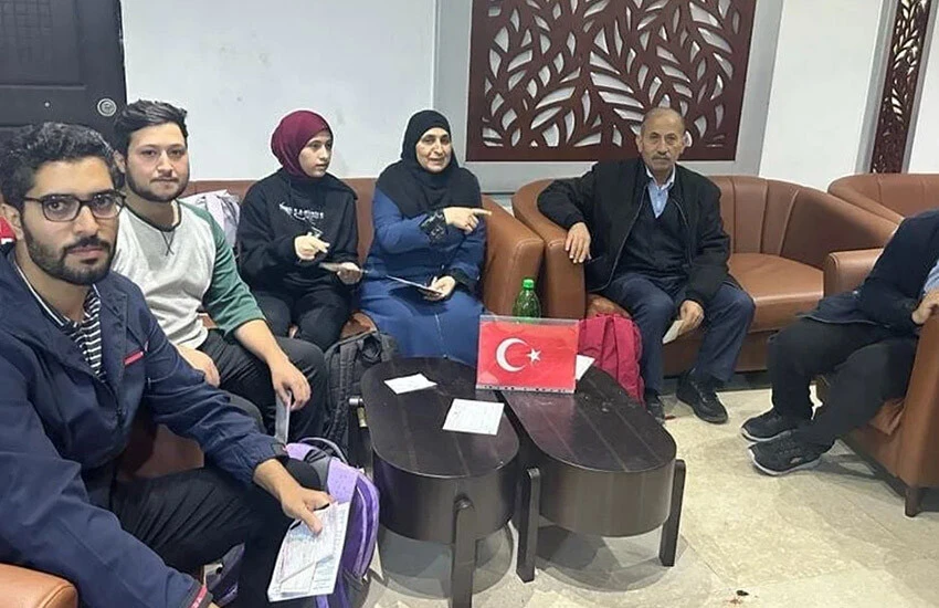 Dışişleri Bakanlığı: Gazze'den Türk vatandaşlarının Mısır'a tahliyesi başladı