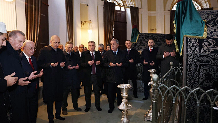 Cumhurbaşkanı Erdoğan'dan Sultan II. Abdülhamid Han'ın türbesini ziyaret
