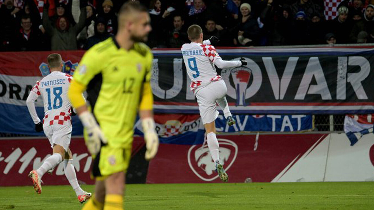 Hırvatistan, Letonya&#039;yı devirerek liderlik şansını son maçlara taşıdı