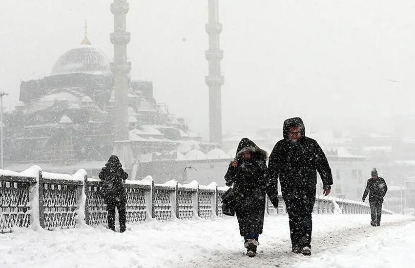 Gerçek kış şimdi başlıyor: Meteoroloji uyardı, İstanbul'a ilk kar yağışı için gün verildi