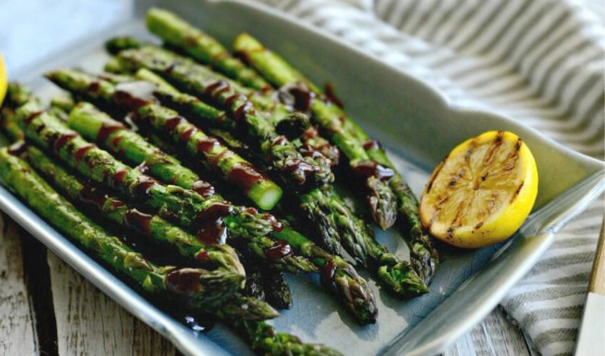 Bazıları kanser riskini de azaltıyor... İşte pişirildiğinde daha besleyici olan 8 sebze