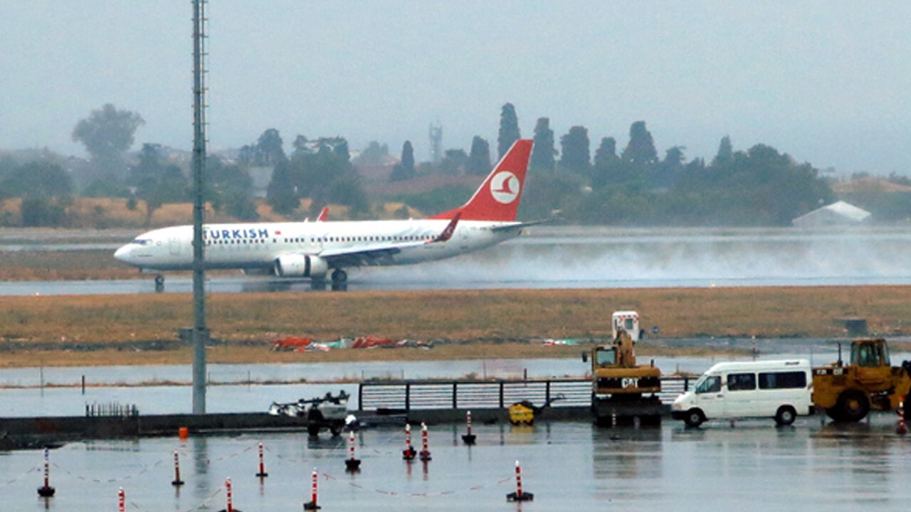 Son dakika! Uçuşlara fırtına engeli: THY ve Pegasus&#039;un 187 seferi iptal edildi