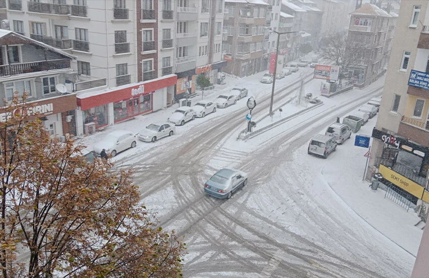 Meteoroloji kar için uyardı, tatil haberleri peş peşe geldi: 20 Kasım 2023 yarın hangi illerde okullar tatil edildi?
