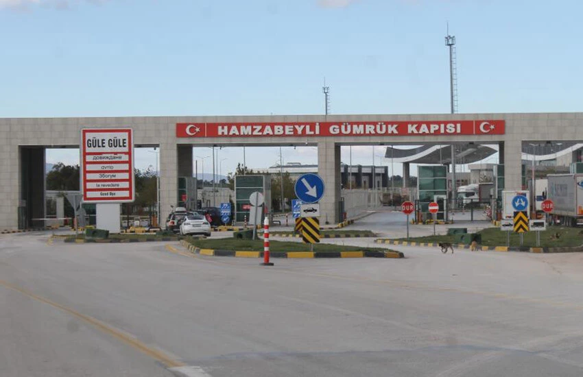 Türkiye-Bulgaristan sınırında 15 kilometrelik kuyruk: Karanlıkta kalıyoruz, lavabo ihtiyacımızı çözün