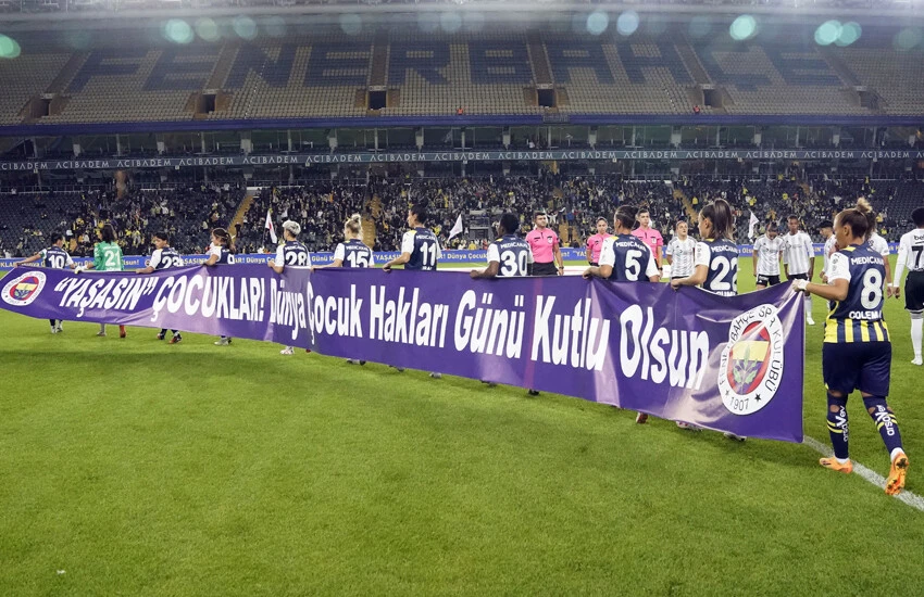 Kadın futbolundaki derbide Fenerbahçe, Beşiktaş'ı devirdi