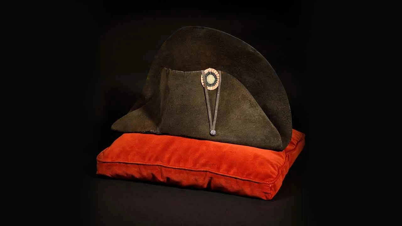 600 bin euro fiyat biçilen Napolyon'un ünlü şapkası satıldı! Hem de kaç katına...