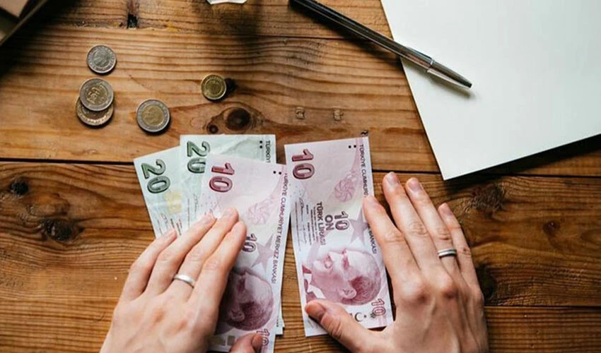 TL mevduatta 6 ayın rekoru: Dolarizasyonla mücadele adımları işe yaradı