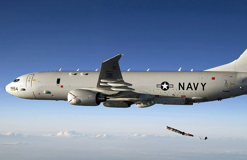 ABD donanmasına ait bir uçak denize çakıldı