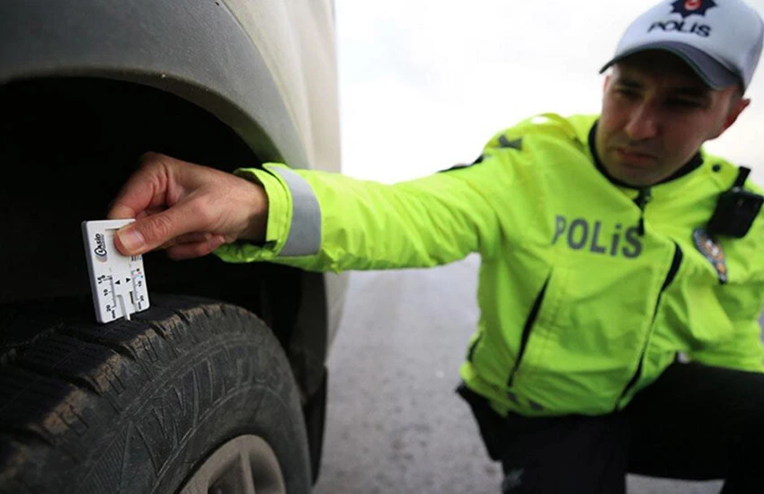 Kar göründü, kış lastığı uygulaması erkene çekildi