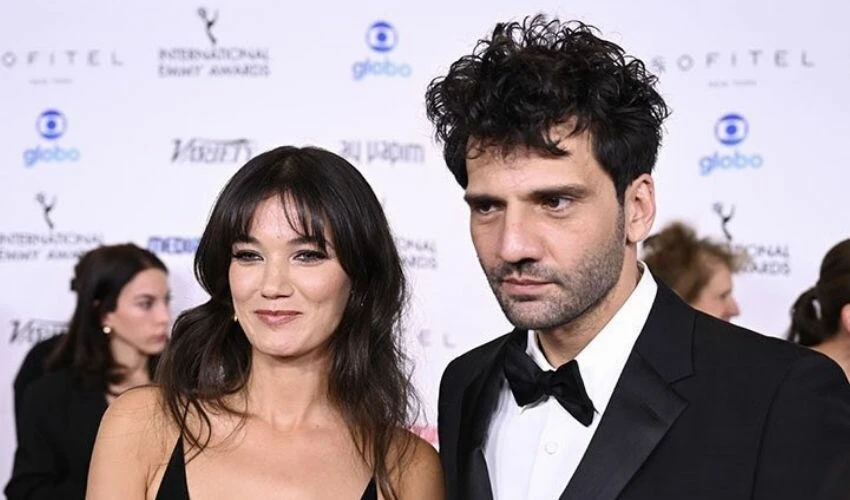 Yargı dizisine Emmy Ödülü verildi, başrol oyuncusu Kaan Urgancıoğlu saçı başı dağınık katıldı