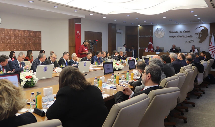 YÖK Başkanı duyurdu: Yüksek lisans ve doktora bursları arttı